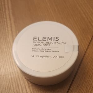 ELEMIS Dynamic Resurfacing Facial Pads in White